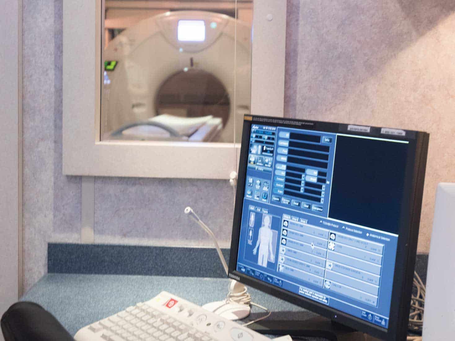 Toshiba Aquillon Mobile CT Scanner Unit Station 2